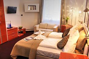 Plenus Hotel