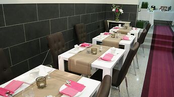 Plenus Hotel