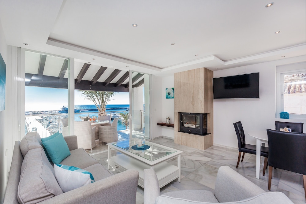 First Line Penthouse in Puerto Banus