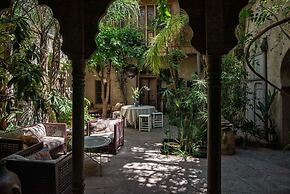 Riad Kbour & Chou