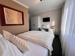 Grand Petit Hotel