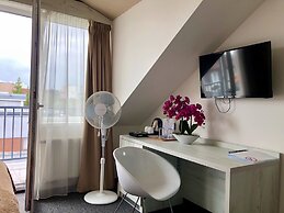 Grand Petit Hotel
