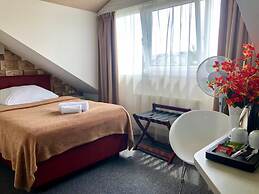Grand Petit Hotel