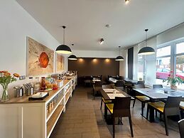 Grand Petit Hotel