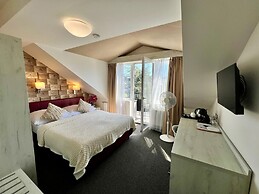Grand Petit Hotel