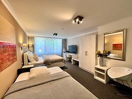 Grand Petit Hotel