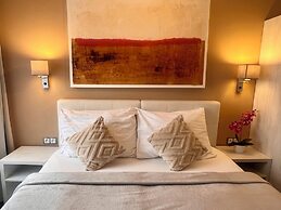 Grand Petit Hotel