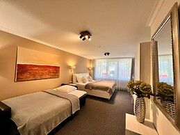 Grand Petit Hotel