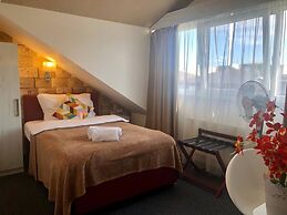 Grand Petit Hotel