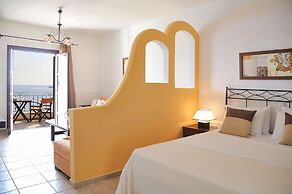 Yalis Hotel