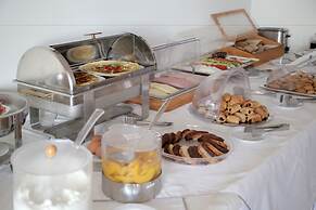 Yalis Hotel