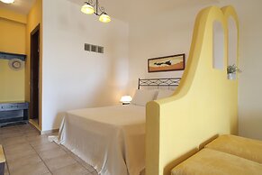 Yalis Hotel