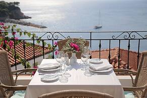 Yalis Hotel