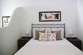 Yalis Hotel