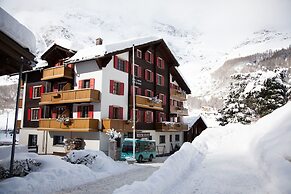 The Larix -Ski in, Ski out