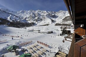 The Larix -Ski in, Ski out