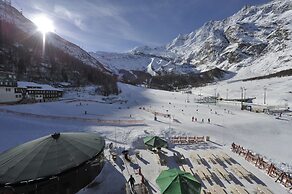 The Larix -Ski in, Ski out