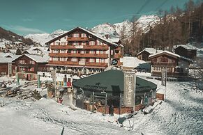 The Larix -Ski in, Ski out
