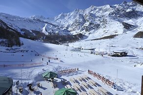 The Larix -Ski in, Ski out