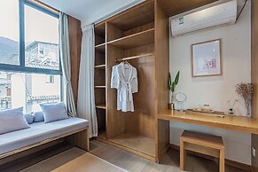 Floral Holiday Guesthouse