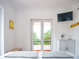 Azen Cool House