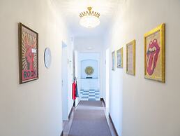 Azen Cool House