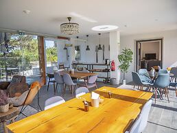 Azen Cool House