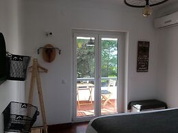 Azen Cool House