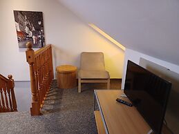 Huku Kwetu - Salisbury House