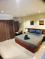 Ol'Masta Hotel & Lounge