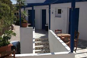 Manousos' Rooms