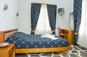 Manousos' Rooms