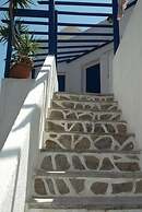 Manousos' Rooms
