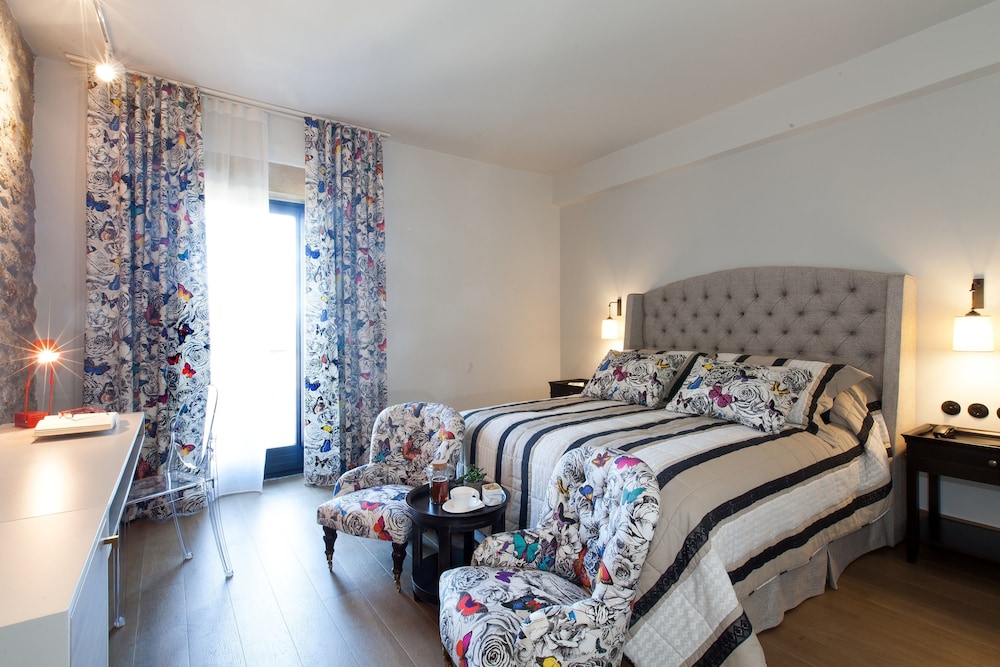 Alistos Hotel