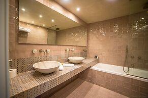 Alistos Hotel