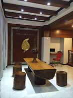 Gold Leaf Hotel