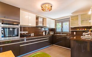 Adam & Eve Villas