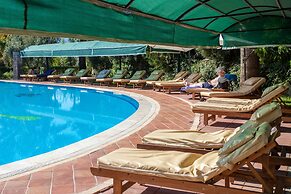 Rebin Beach Hotel