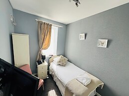 Homesly The George Hotel