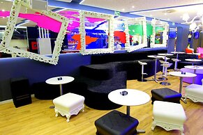 Urban Youth Hostel