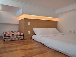 Travel House