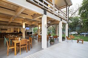 The Gilded Iguana Surf Hotel