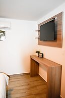 California Comfort and Suites