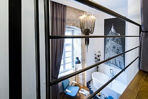 DeZign Apartments