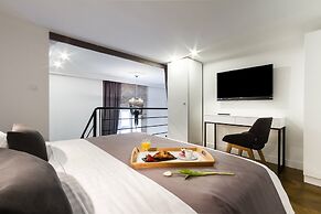 DeZign Apartments