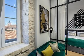 DeZign Apartments