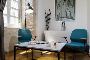 DeZign Apartments