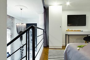 DeZign Apartments