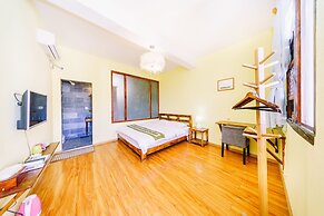 Summer Flowers Inn