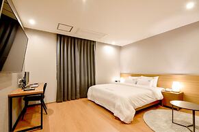 BLANC Business Hotel